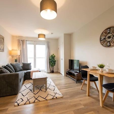 Fantastic 1 Bed Apartment In Crawley Exterior photo