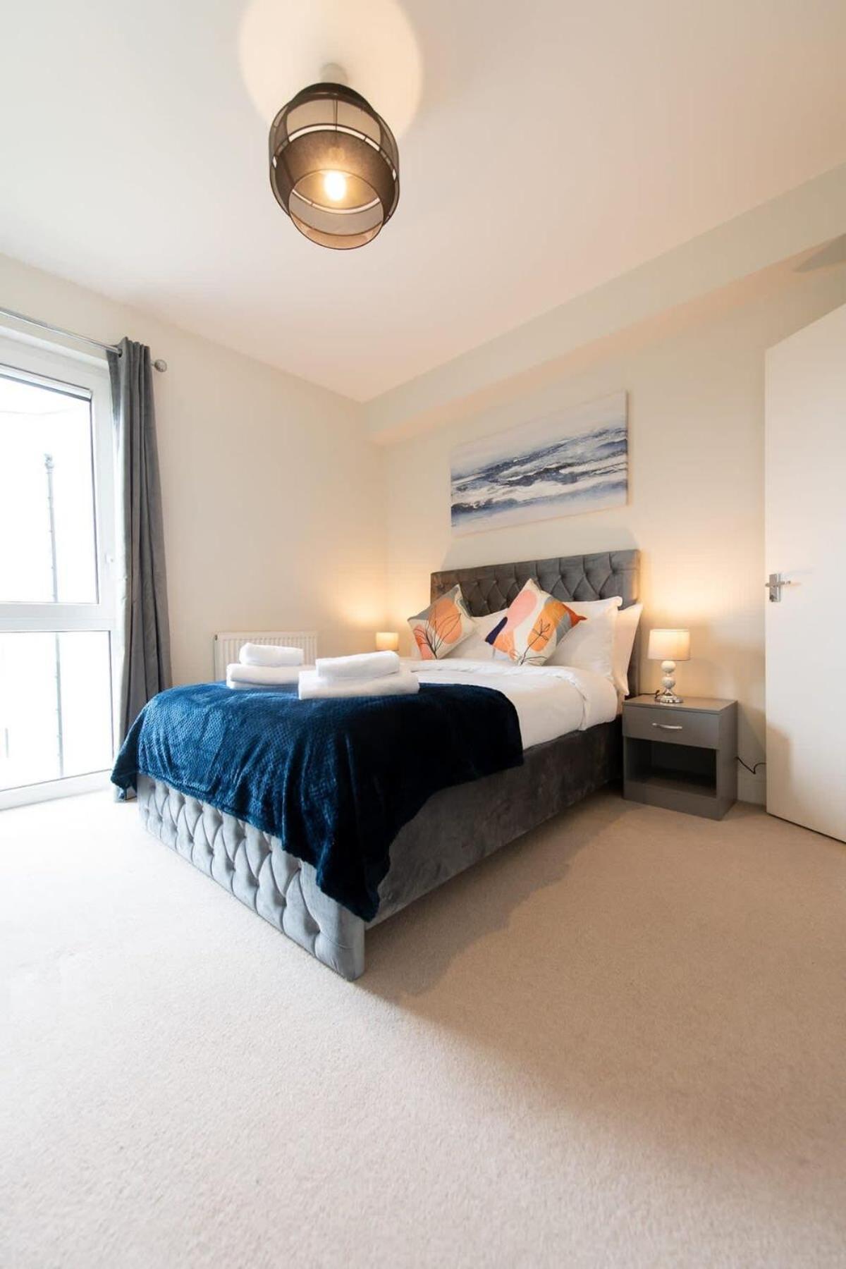 Fantastic 1 Bed Apartment In Crawley Exterior photo